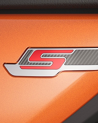 The airbox badge with the red S on the R 12 S from BMW Motorrad