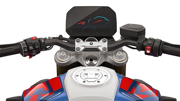 The adjustable upside-down suspension fork of the F 900 R from BMW Motorrad