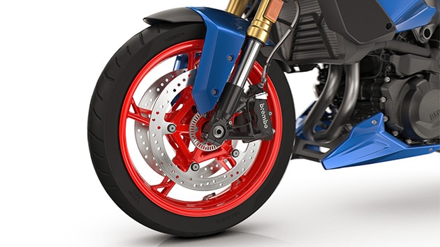 The wheel rims of the F 900 XR from BMW Motorrad