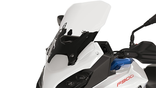 The front mask of the F 900 XR from BMW Motorrad