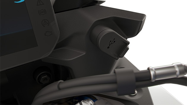 The USB-C charging port of the F 900 XR from BMW Motorrad