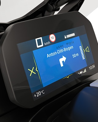 The BMW C 400 GT with Connectivity Pro