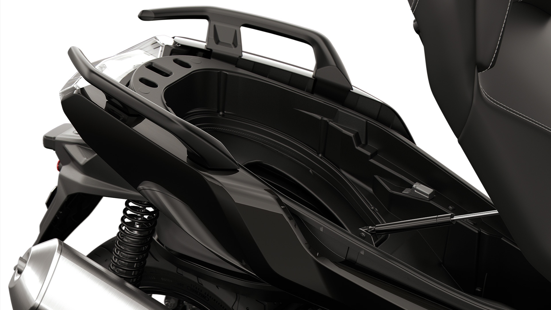 The spacious storage space of the C 400 GT from BMW Motorrad